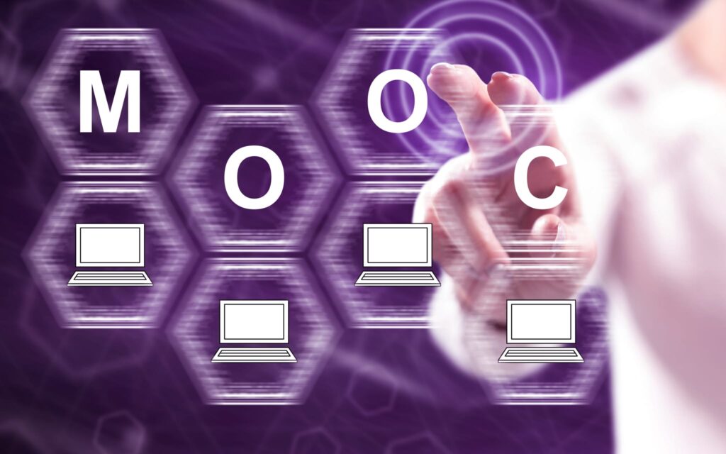 Estratégias e benefícios do MOOCs nas empresas para treinamento corporativo